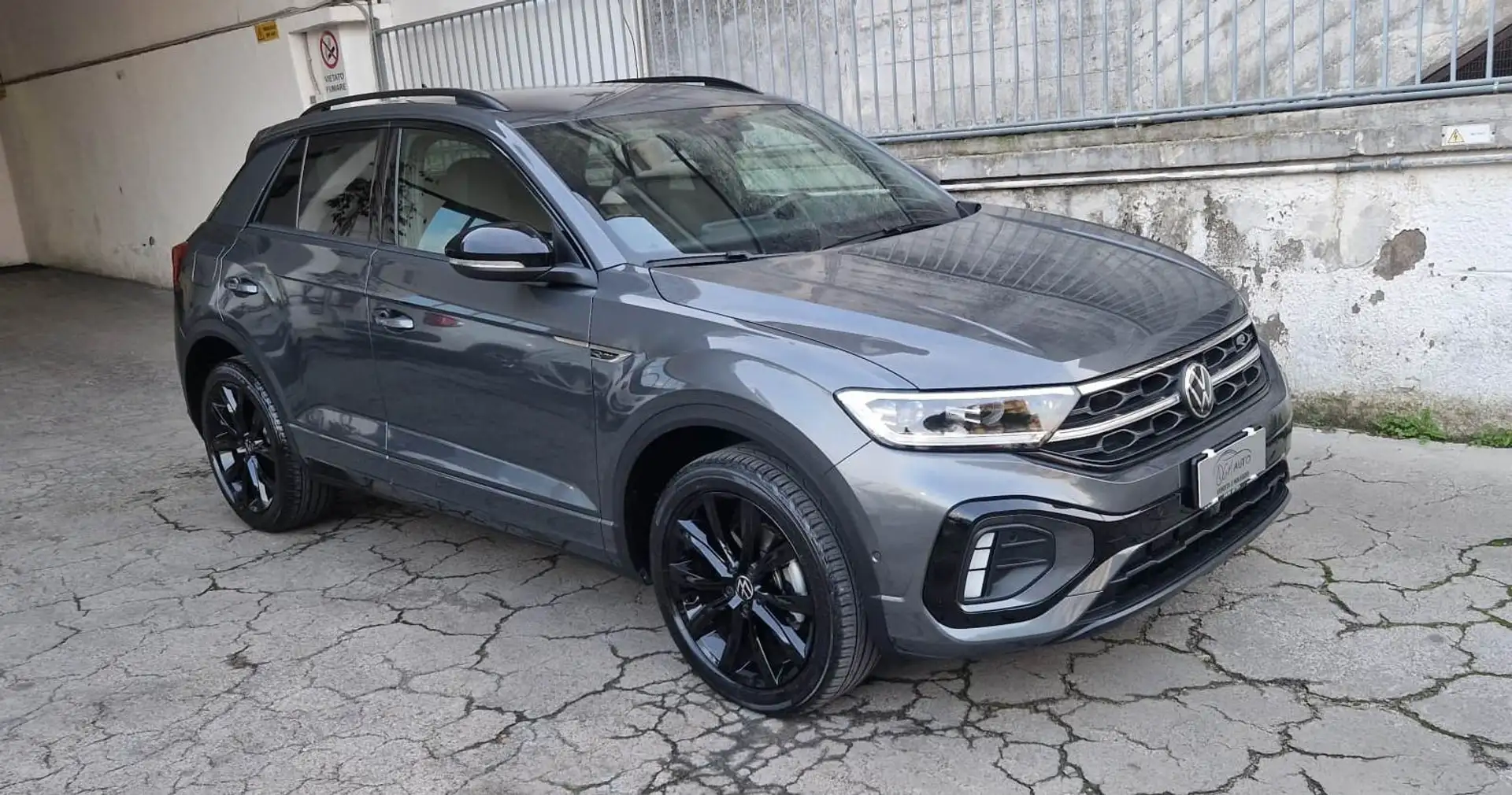 Volkswagen T-Roc T-Roc 2022 1.5 tsi R-Line dsg Grigio - 1