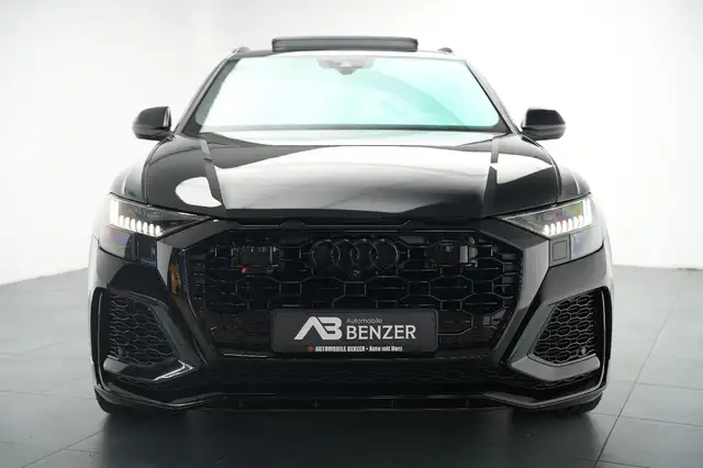Audi Q8 view 2