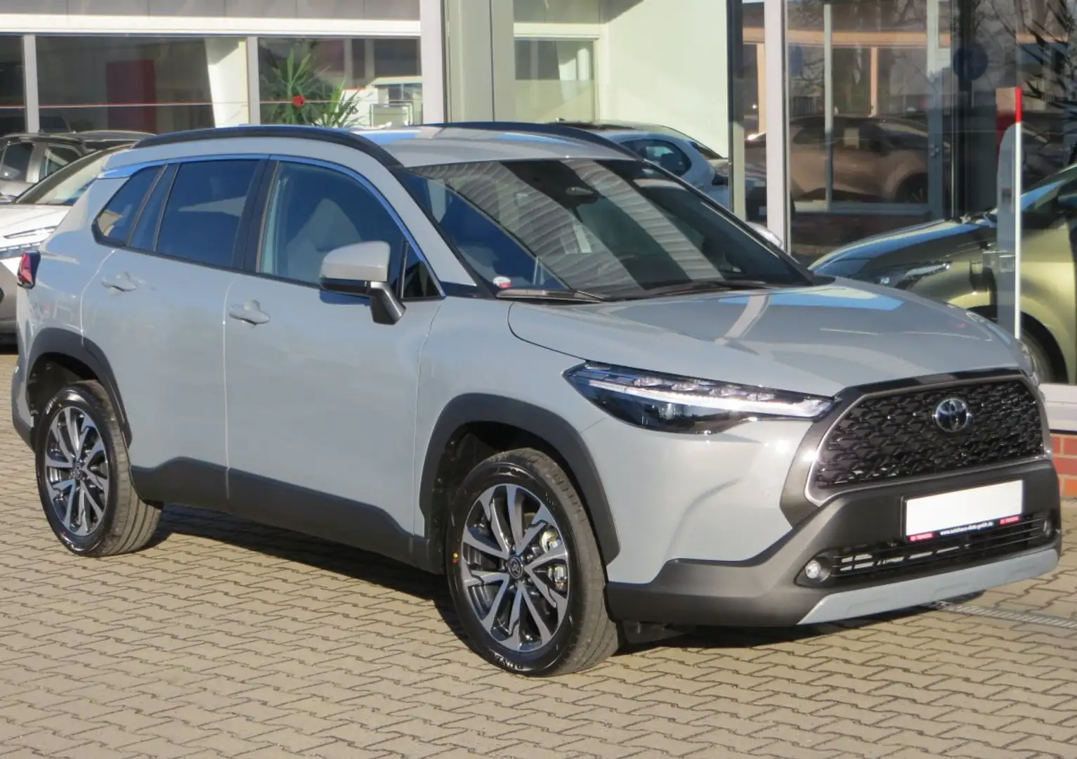 Toyota Corolla Cross 1.8 Hybrid Team D FWD (EURO 6e) Gri - 2