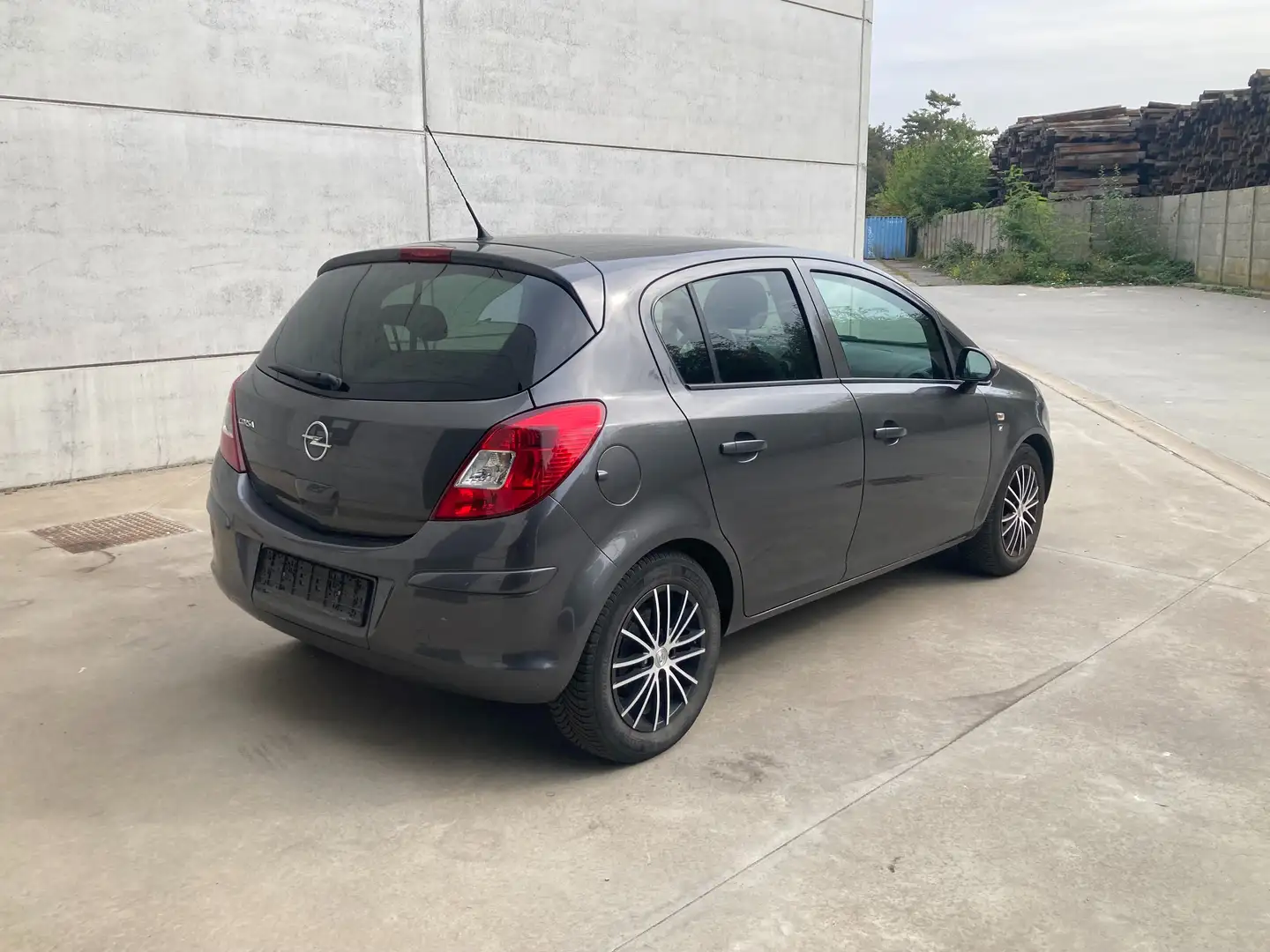 Opel Corsa 1.4 benzine 2010 met 122000km*perfect*garantie* Gris - 1