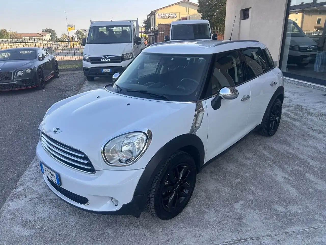 MINI One Countryman
