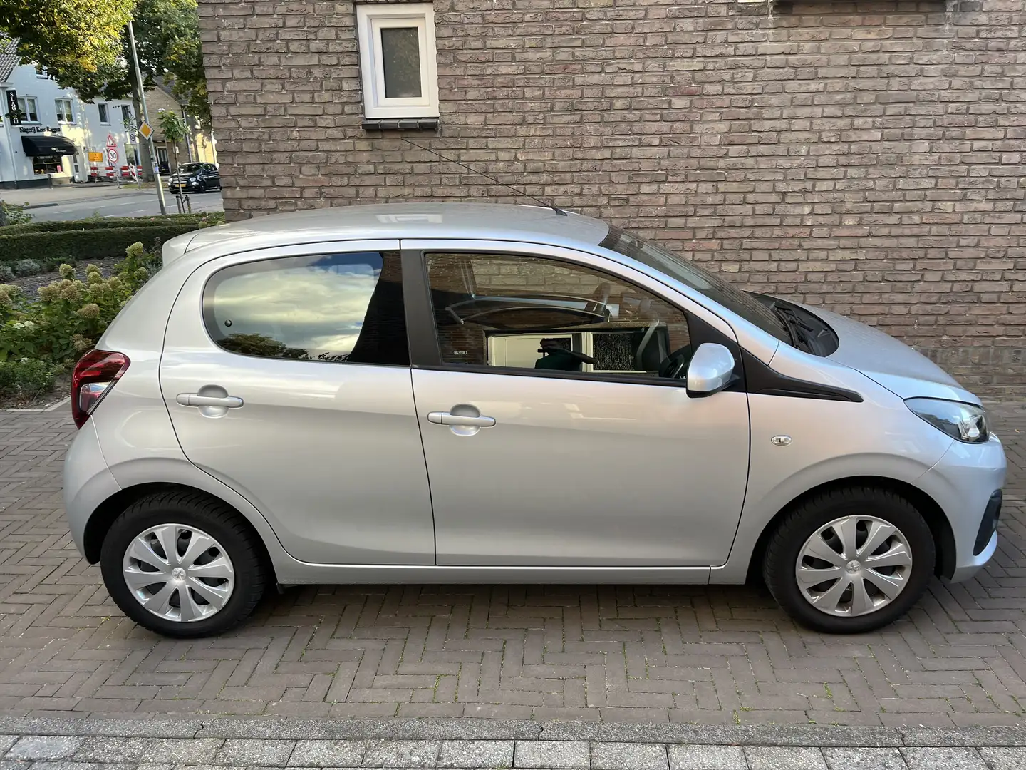 Peugeot 108 1.0 e-VTi Active Grijs - 2