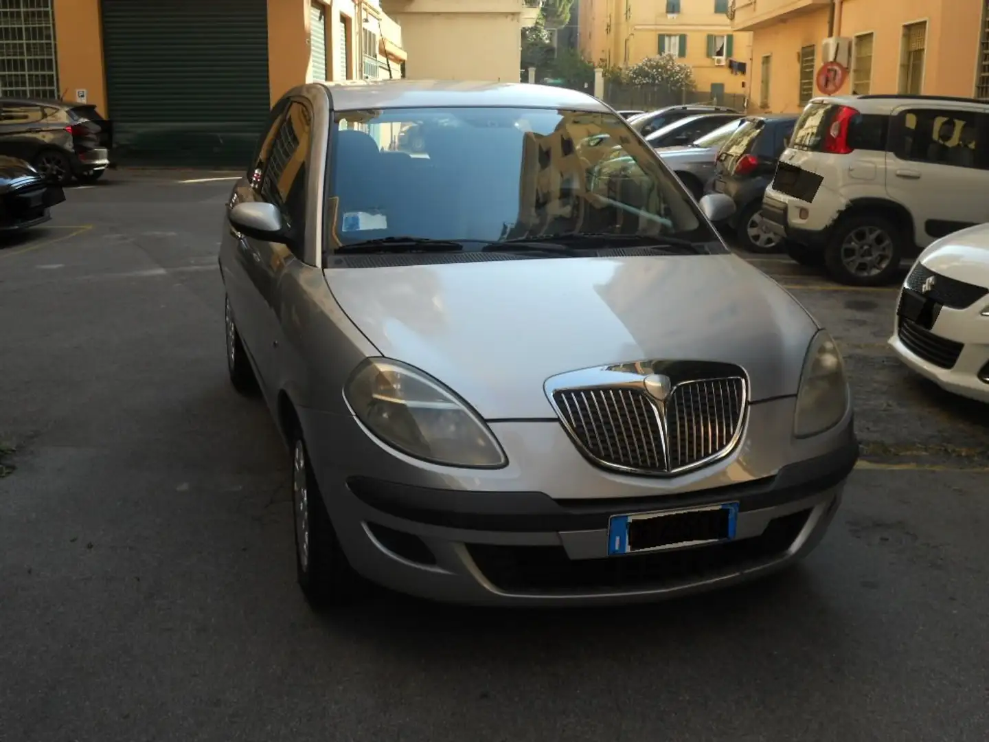 Lancia Ypsilon Ypsilon 1.3 mjt 100 Srebrny - 1