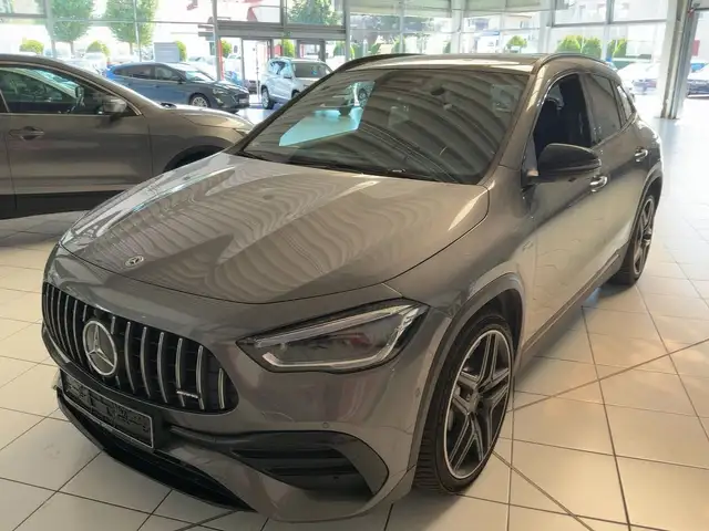 Mercedes-Benz Gla Class view 3