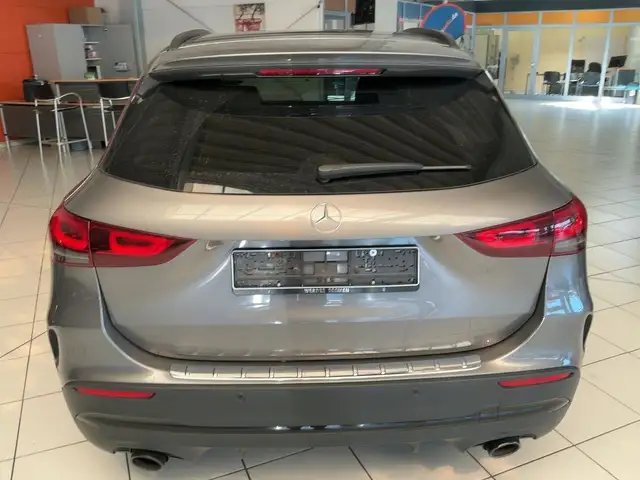 Mercedes-Benz Gla Class view 9