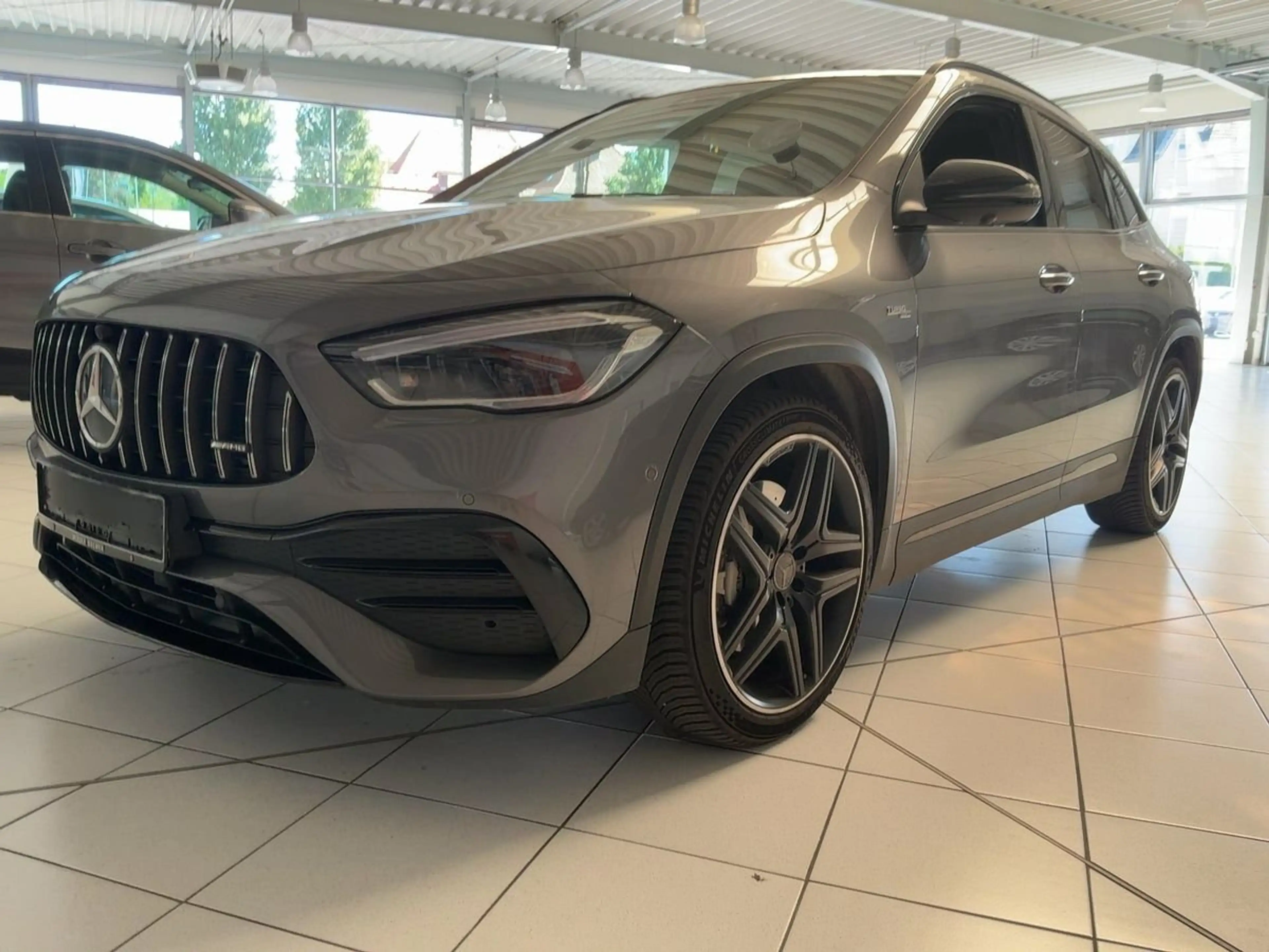 Mercedes-Benz GLA 35 AMG Pano AHK KeyGo MLED HighEndMBUX Night — photo 2