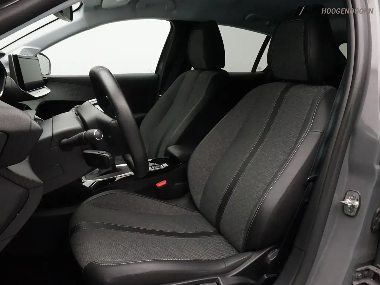 Peugeot 208 1.2 PureTech 100 Allure Sportive (APPLE CARPLAY,CL 11