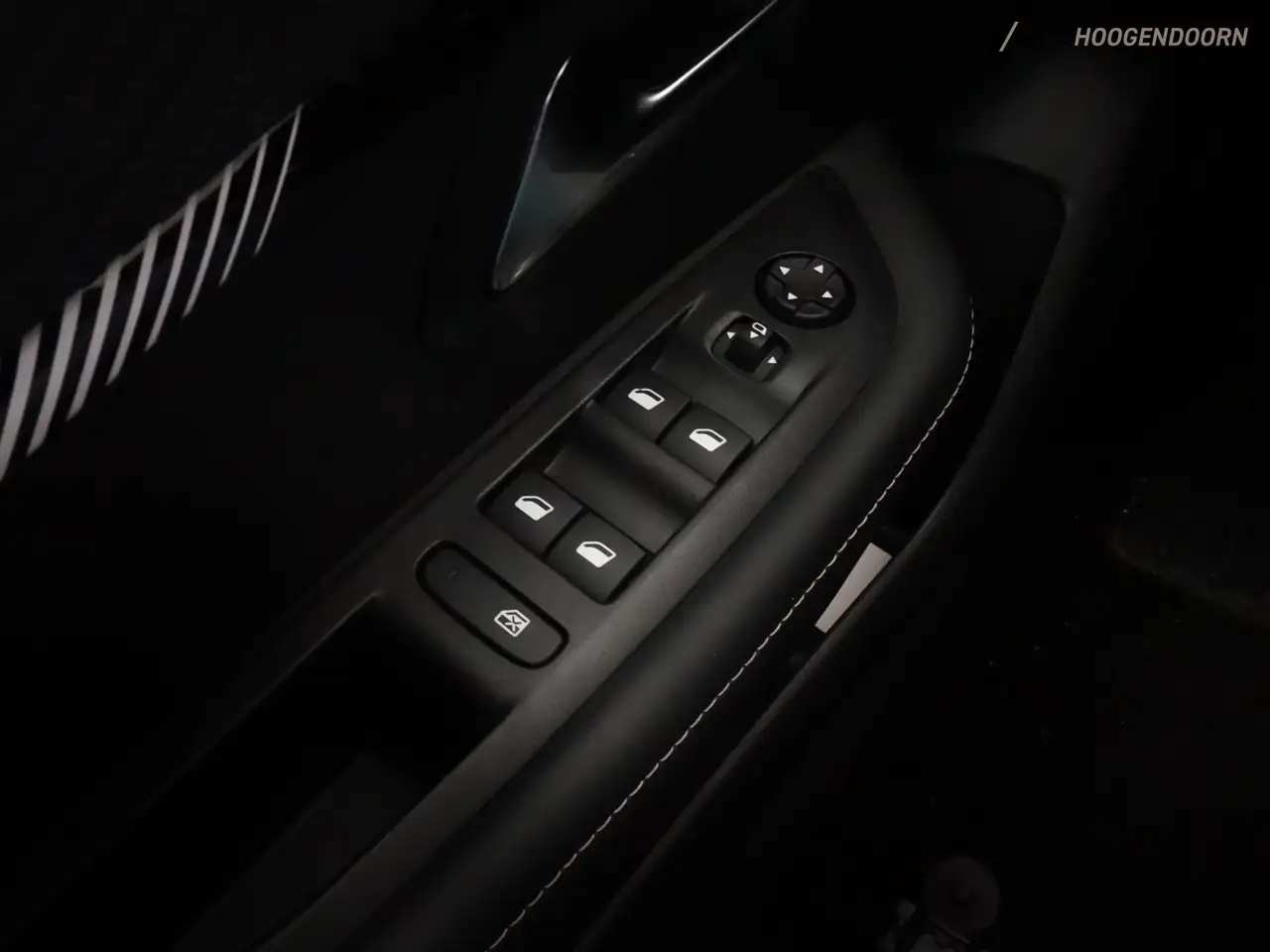 Peugeot 208 1.2 PureTech 100 Allure Sportive (APPLE CARPLAY,CL 15