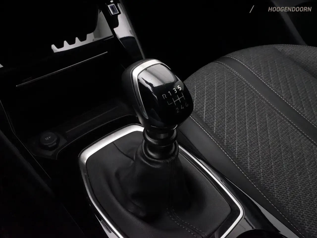 Peugeot 208 1.2 PureTech 100 Allure Sportive (APPLE CARPLAY,CL 19