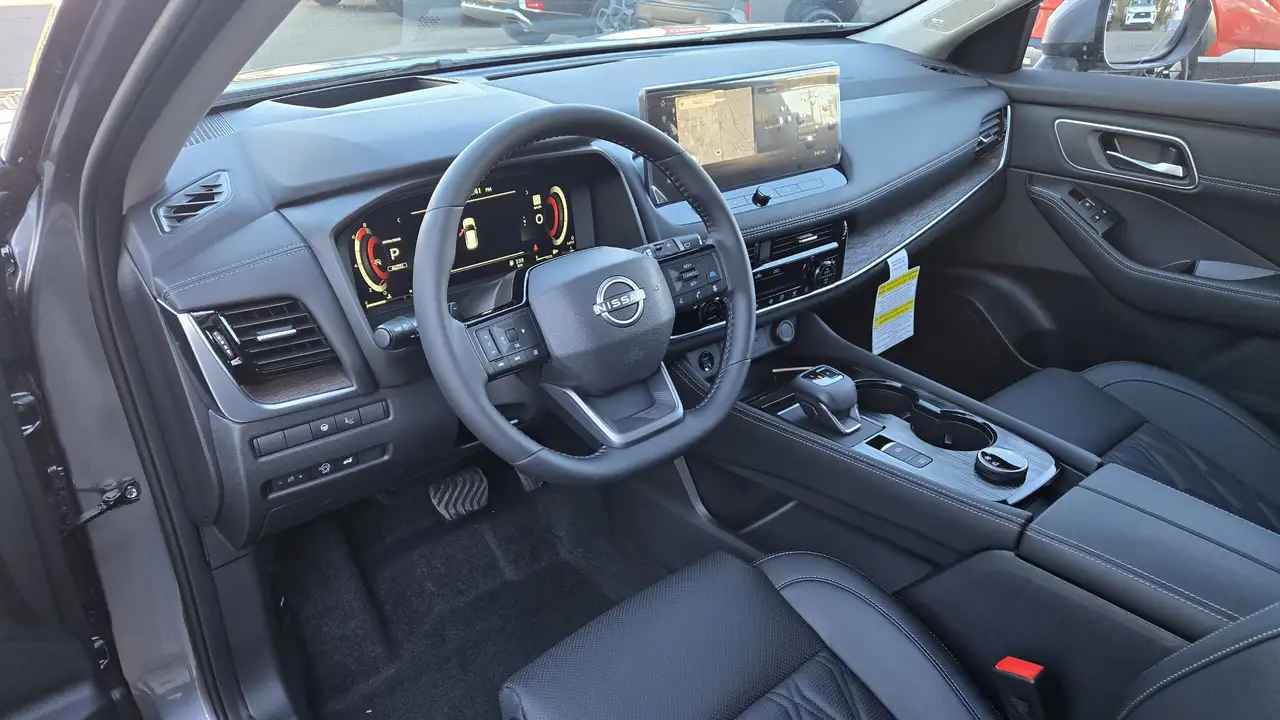 Nissan Rogue снимка Nissan Rogue
