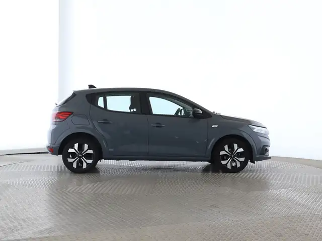 Dacia Sandero view 8