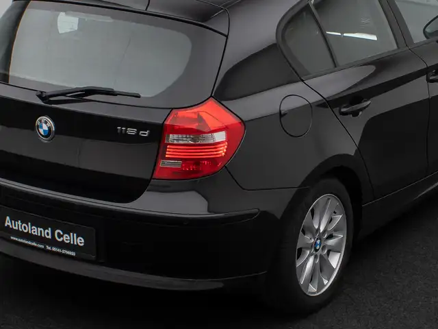 BMW 1 Series view 15