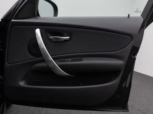 BMW 1 Series view 29