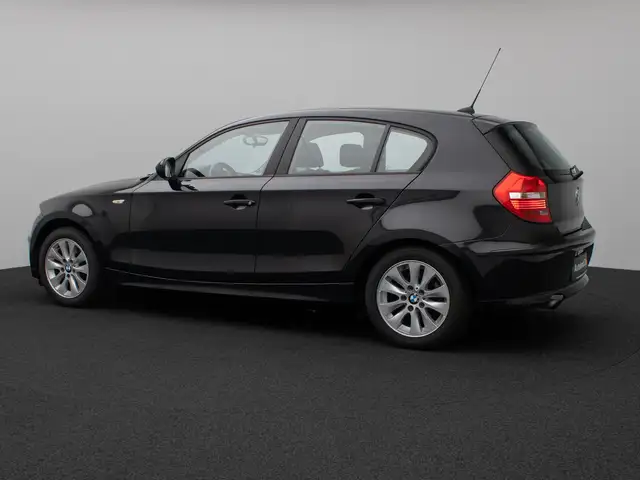 BMW 1 Series view 10