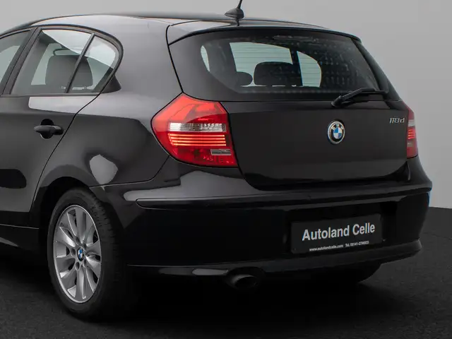 BMW 1 Series view 16