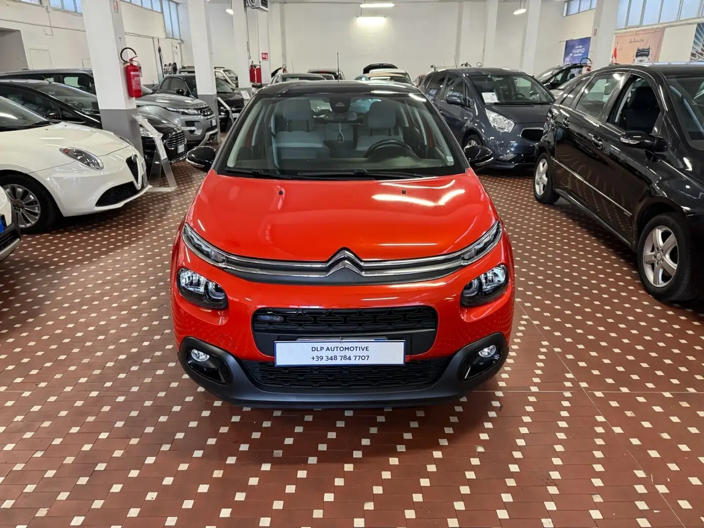 Citroen C3 PureTech 82 Shine Arancione - 2