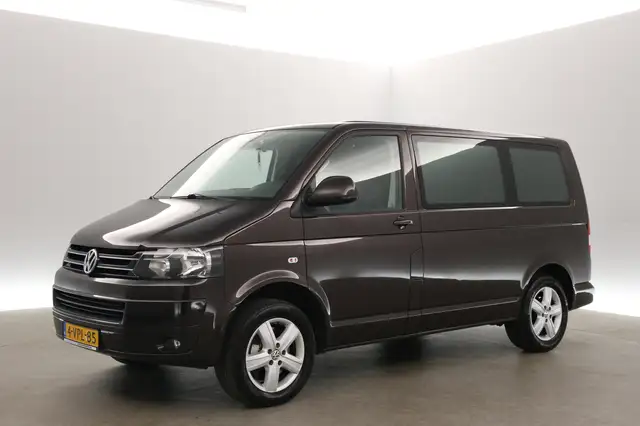 Volkswagen Transporter view 8