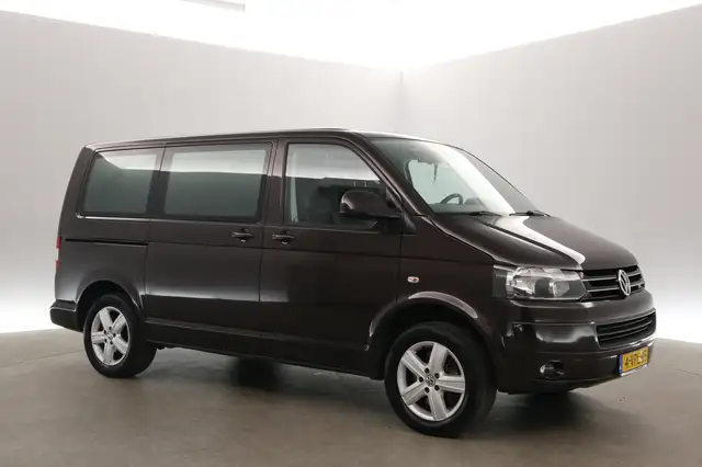 Volkswagen Transporter view 6