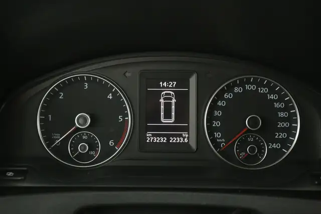 Volkswagen Transporter view 12