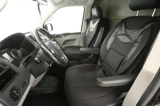 Volkswagen Transporter view 9