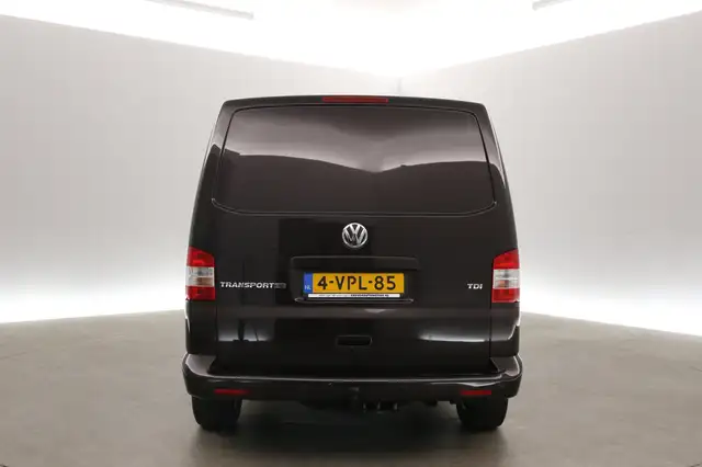 Volkswagen Transporter view 24