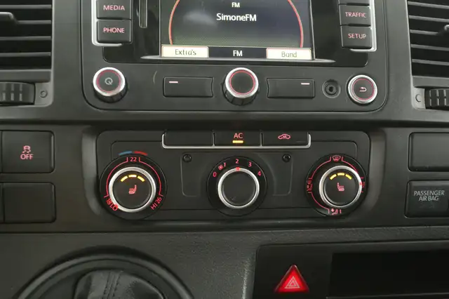 Volkswagen Transporter view 18