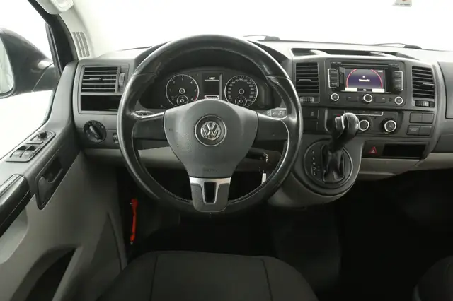 Volkswagen Transporter view 2