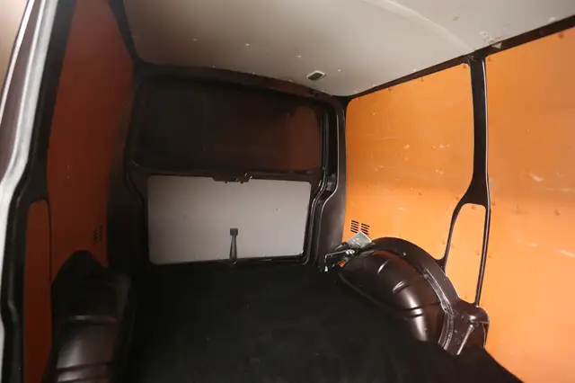 Volkswagen Transporter view 23