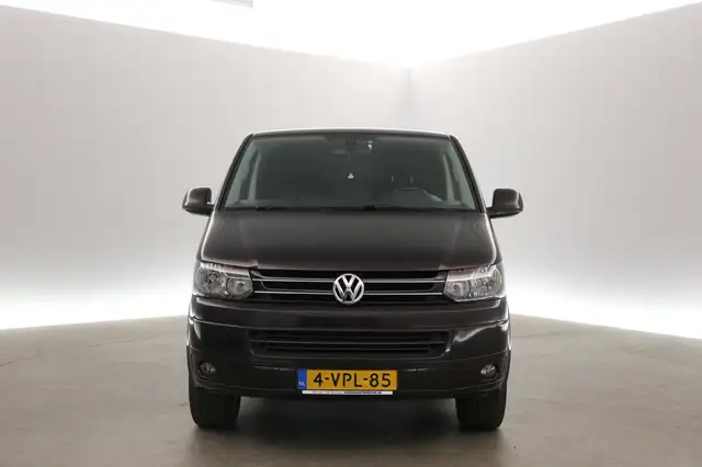 Volkswagen Transporter view 7