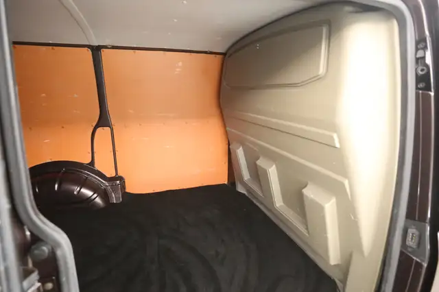 Volkswagen Transporter view 22