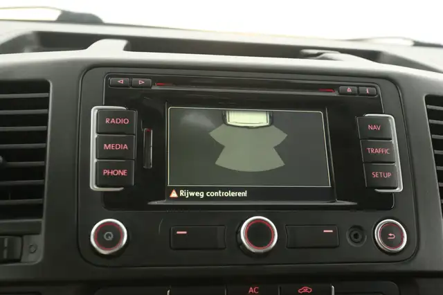 Volkswagen Transporter view 17