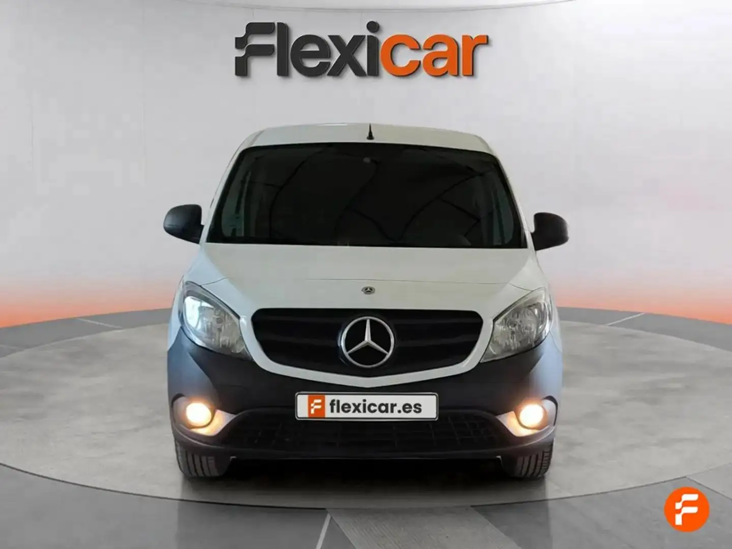 Mercedes-Benz Citan 109 CDI Tourer Pure Largo - 4P (2020) Amarillo - 2