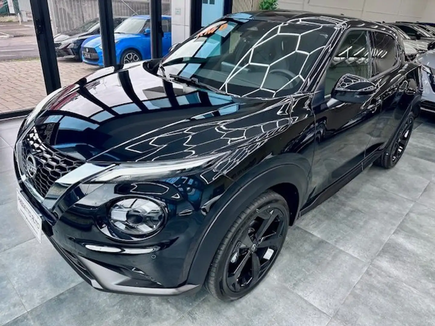 Nissan Juke 1.0 dig-t Tekna 114cv DCT  CERCHI 19,BOSE,NAVI,SED Чорний - 1