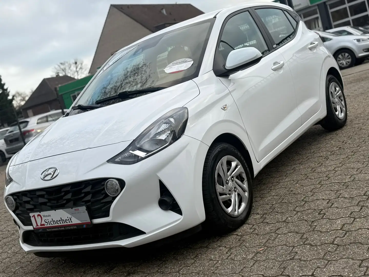 Hyundai i10 Select Klima SHZ BHZ Lenkrad 1 Hand Weiß - 1