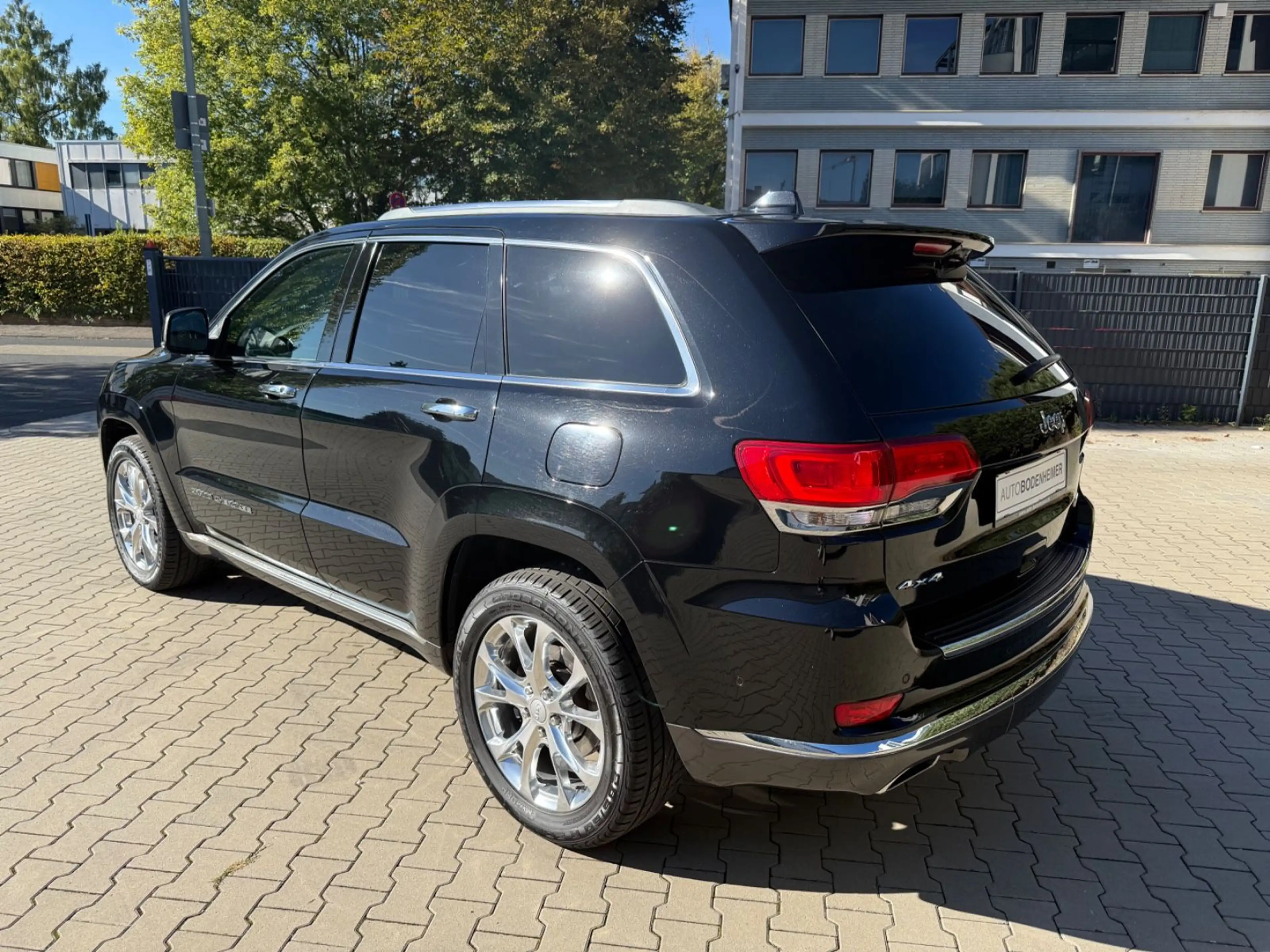 Jeep Grand Cherokee 3.0 CRD Summit·MwSt·2Hd·H&K·Pano — photo 7