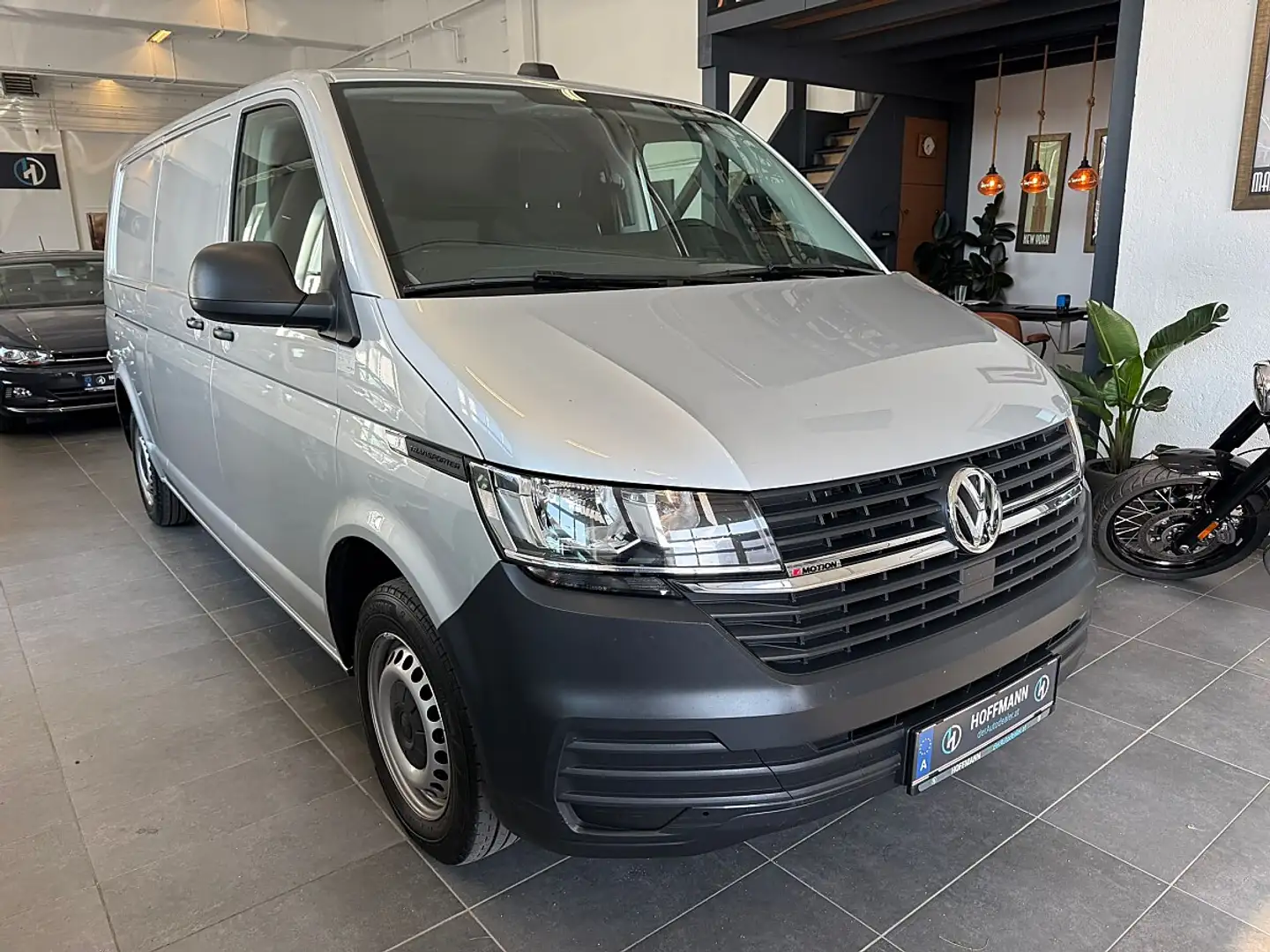 Volkswagen T6 Transporter T6 Kastenwagen LR 2,0 TDI 4Motion BMT DSG Silber - 1