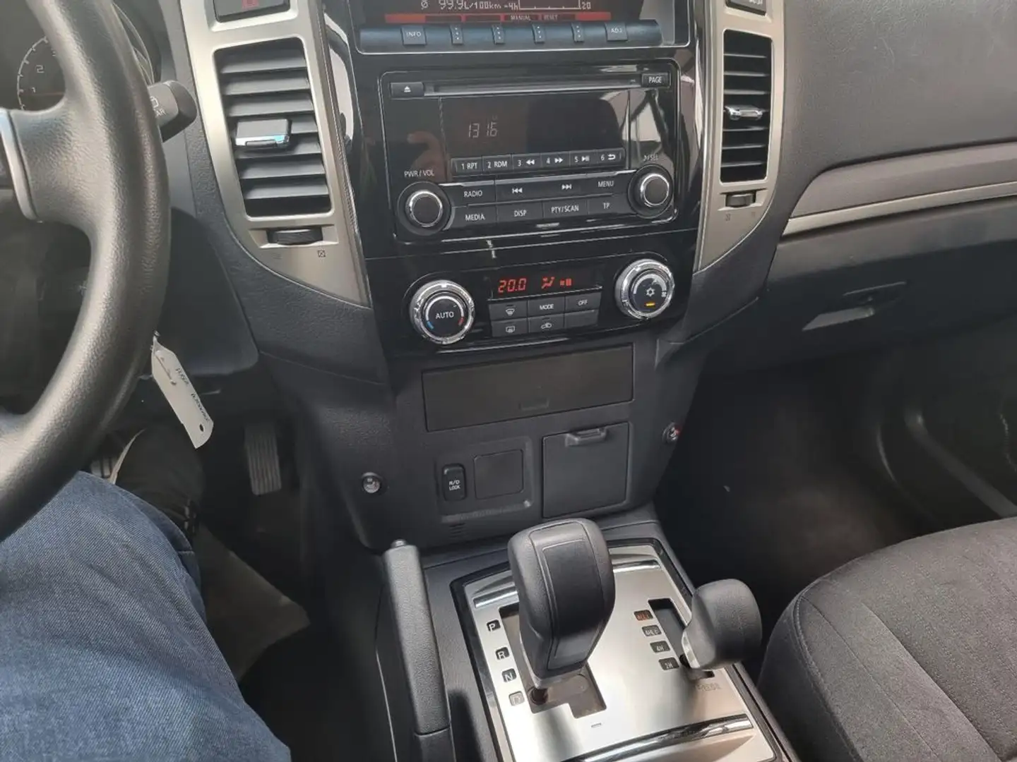 Mitsubishi Pajero 3.2 DI-D 16V aut. 5p. Intense DPF Grigio - 2
