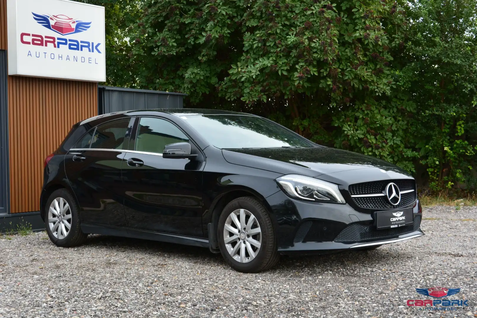Mercedes-Benz A 180 d BlueEfficiency Edition Aut. Schwarz - 1