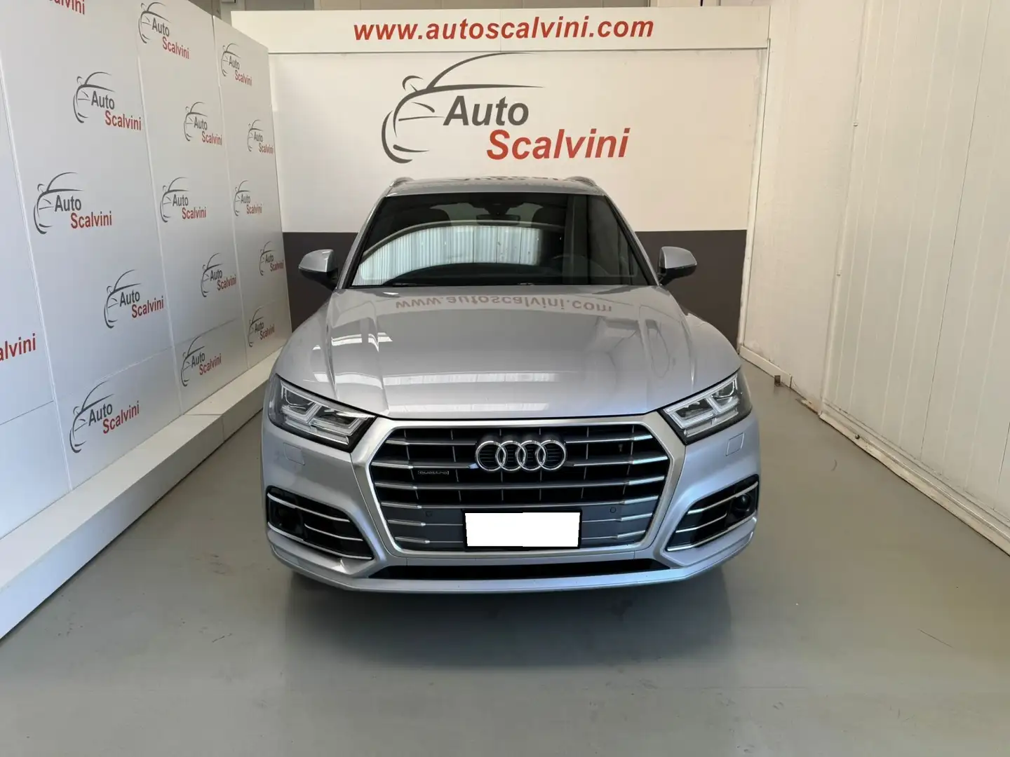 Audi Q5 2.0 40 TDI quattro S tronic S line plus Plateado - 2