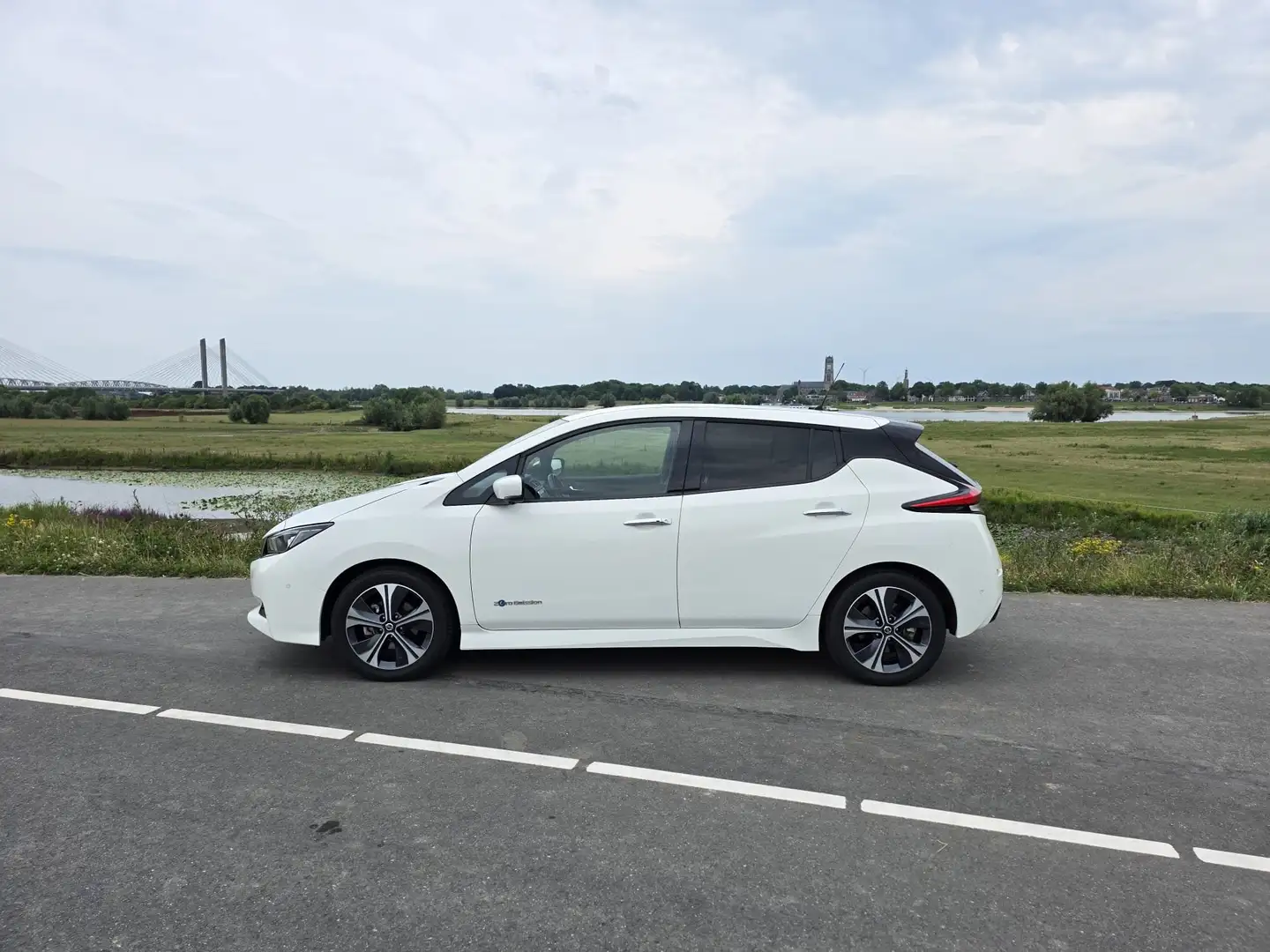 Nissan Leaf Leaf Tekna 40 kWh - Leder / Pilot / 360 / Bose Wit - 2