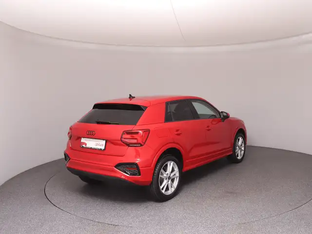 Audi Q2 view 4