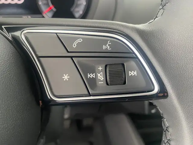 Audi Q2 view 14