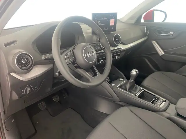 Audi Q2 view 8