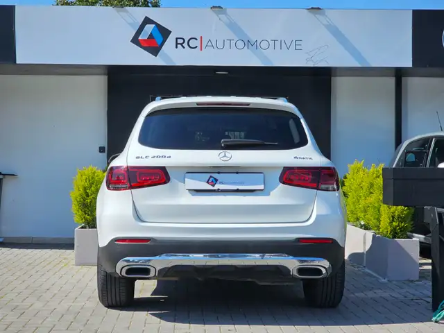 Mercedes-Benz GLC 200 view 5