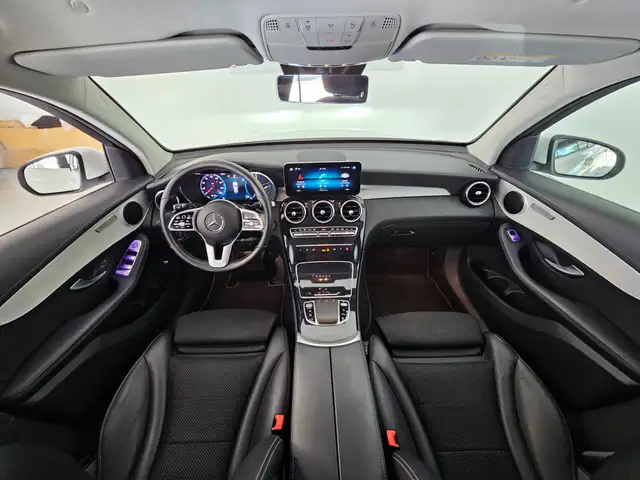 Mercedes-Benz GLC 200 view 8