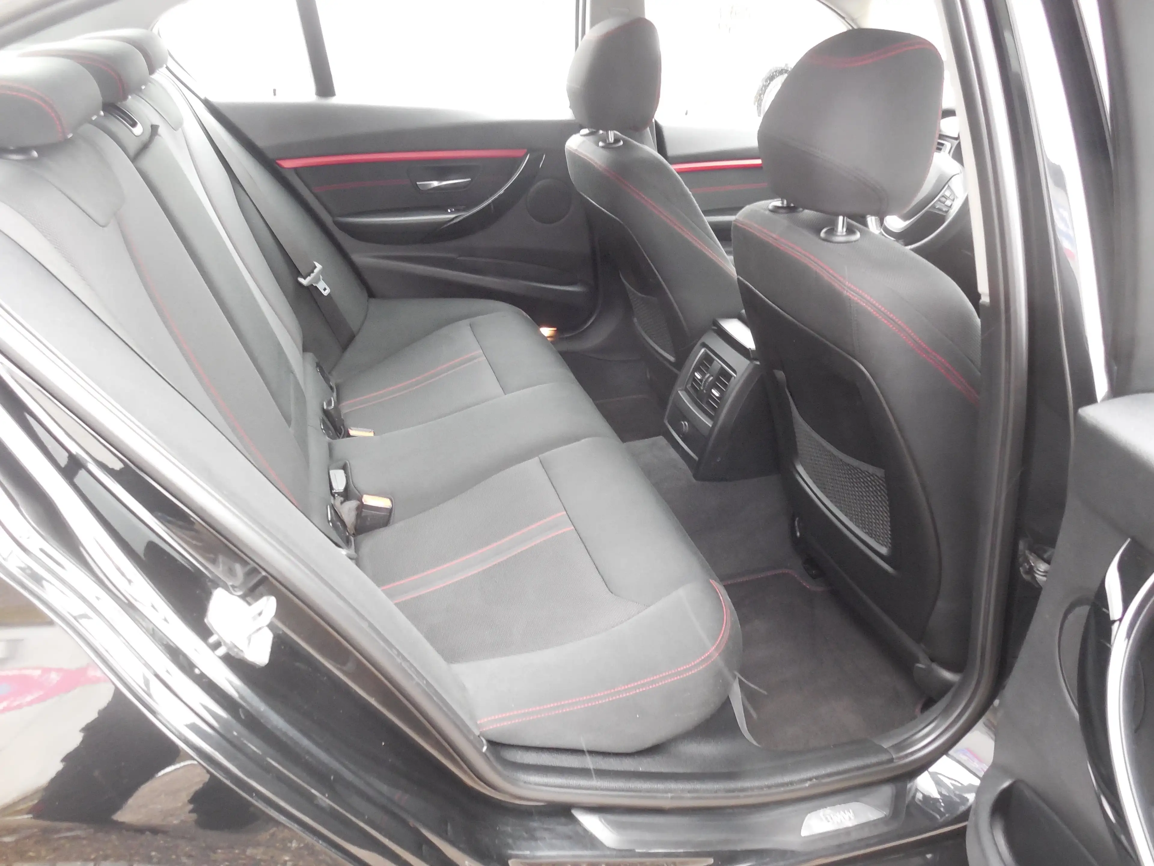 BMW 316 d Sportline — photo 13