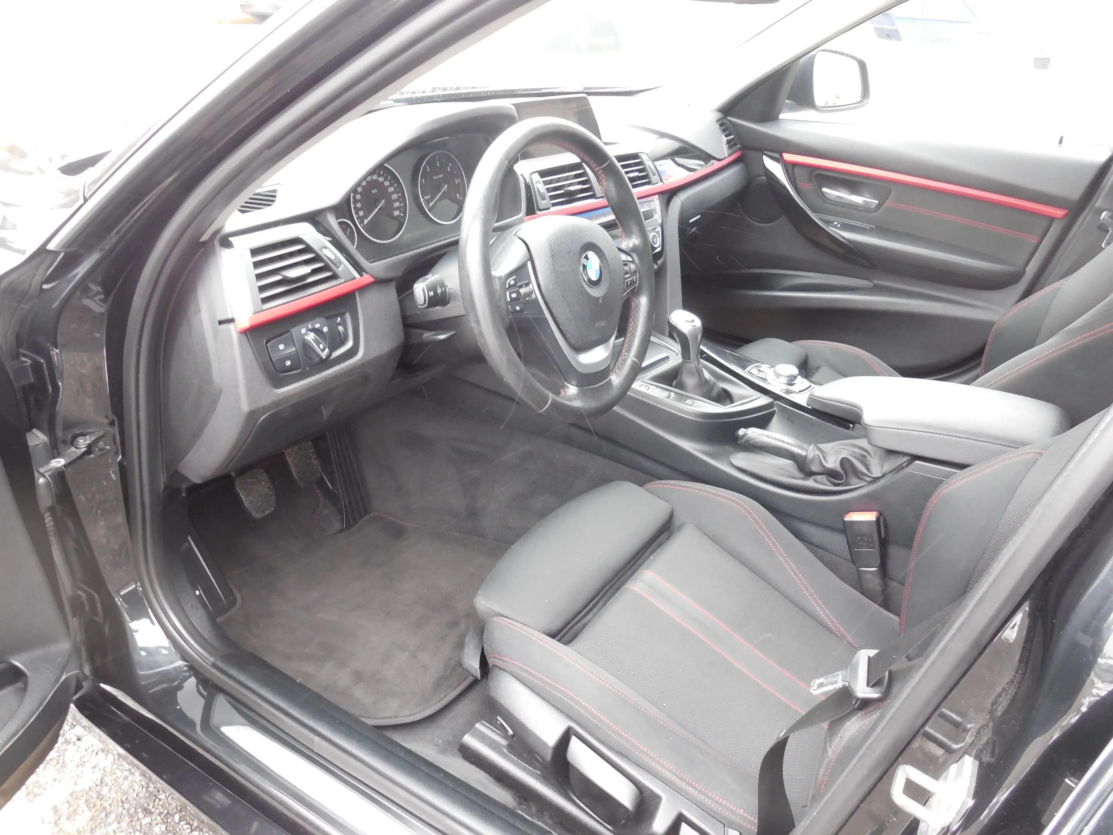 BMW 316 d Sportline — photo 10