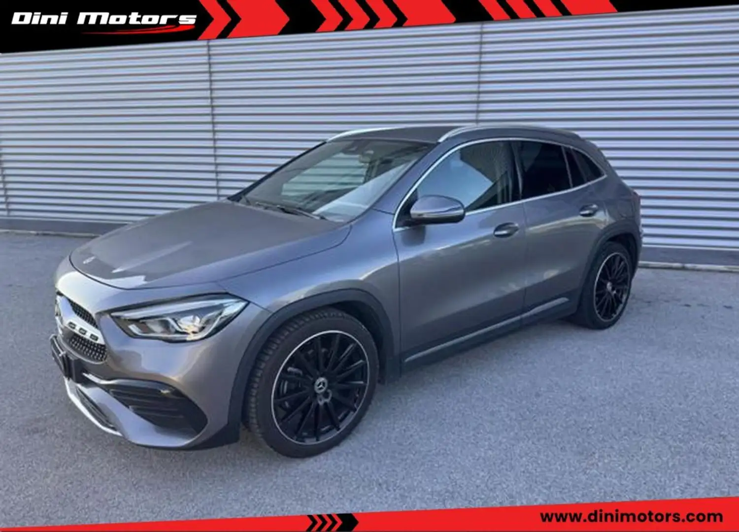 Mercedes-Benz GLA 180 d Automatic Premium Plus pacchetto AMG full LED Grigio - 1