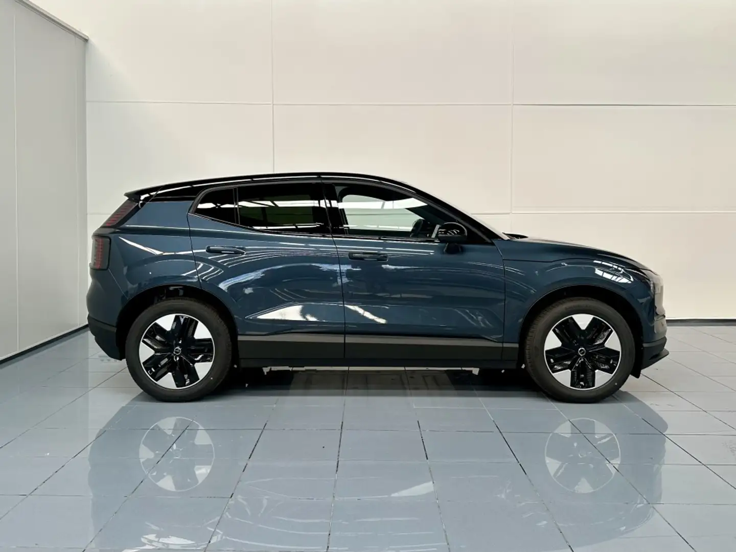 Volvo EX30 P5 Long Range Electric Plus RWD Azul - 2