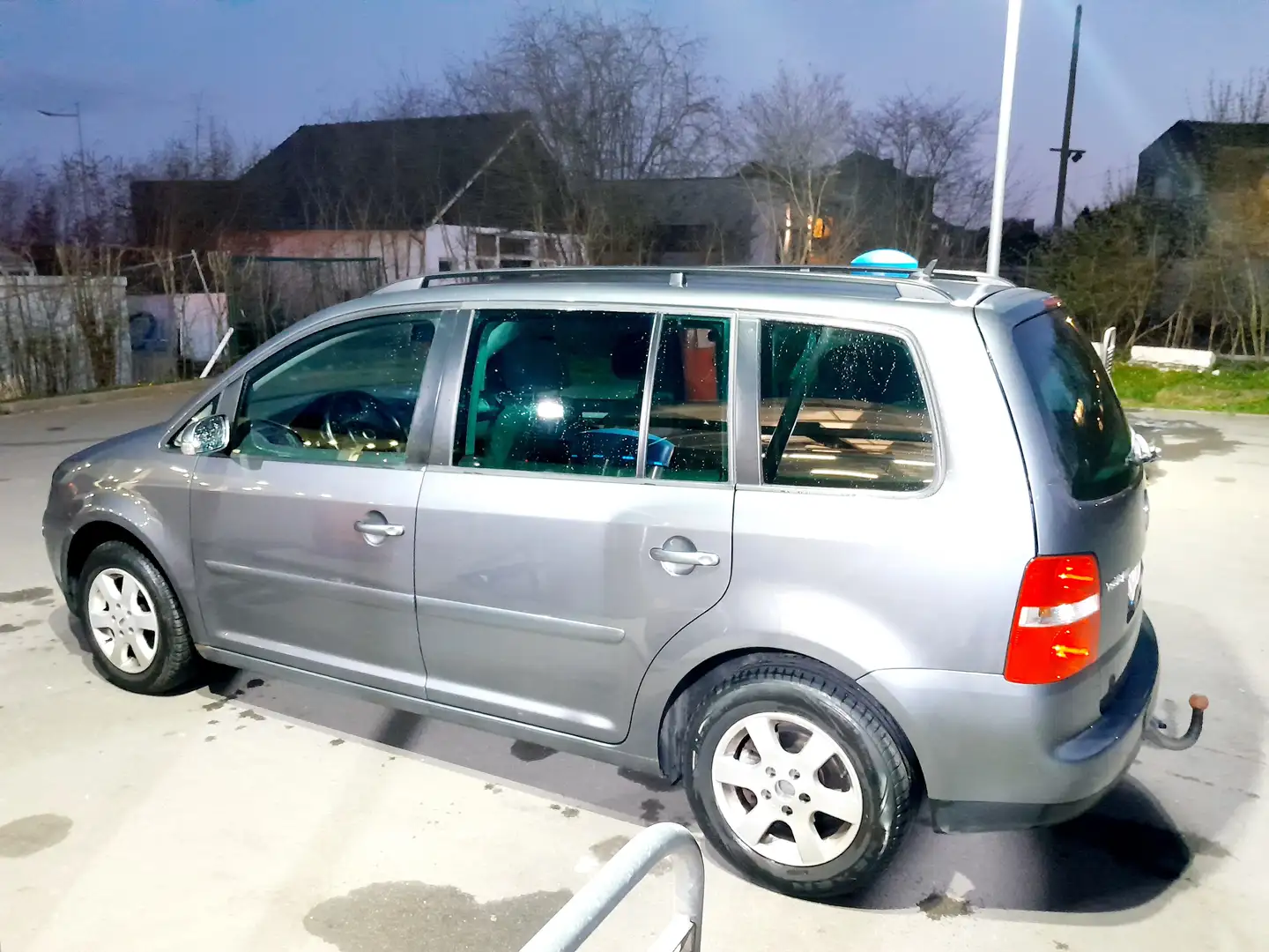 Volkswagen Touran 1.9 TDi Tie - Break DPF Grijs - 2